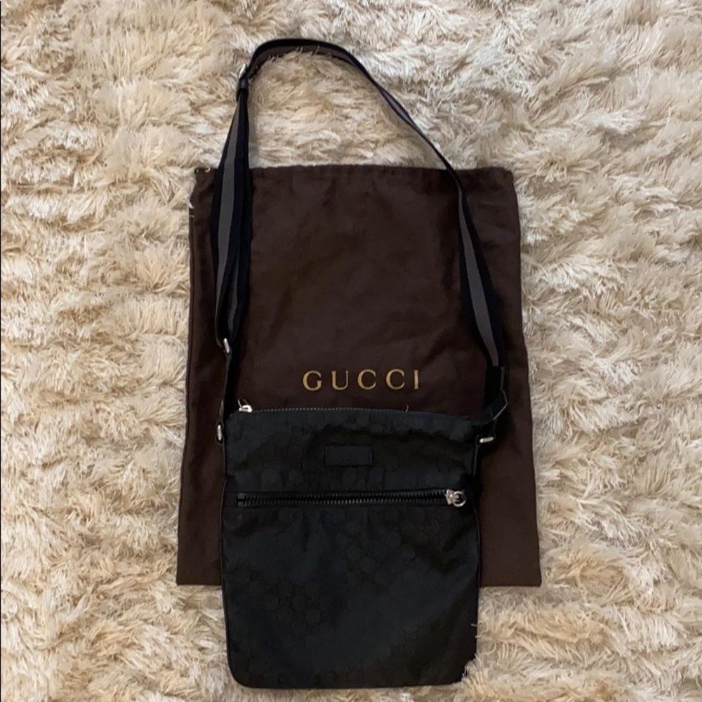 Gucci cross body bag